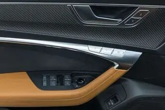Audi RS6, 4.0, 441 kW, petrol, automatic, four-wheel drive