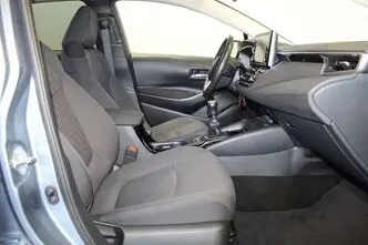 Toyota Corolla, 1.5, 92 kW, бензин, механическая, передний привод