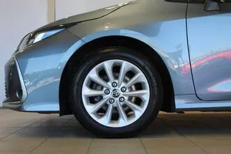 Toyota Corolla, 1.5, 92 kW, бензин, механическая, передний привод