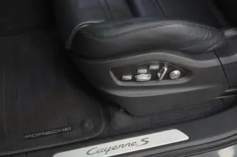 Porsche Cayenne, 2.9, 324 kW, бензин, автомат, полный привод