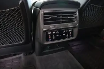 Audi Q7, 3.0, 210 kW, гибрид, автомат, полный привод