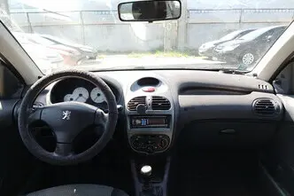 Peugeot 206, 1.4, 74 kW, bensiin, manuaal, esivedu