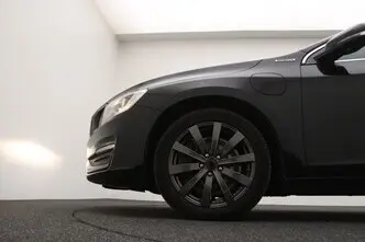 Volvo V60, 2.4, 158 kW, подключаемый гибрид, автомат, полный привод