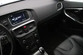 Volvo V40, 2.0, 88 kW, diesel, manual, front-wheel drive