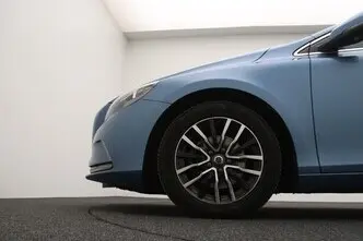 Volvo V40, 2.0, 88 kW, diesel, manual, front-wheel drive