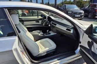 BMW 325, 3.0, 160 kW, bensiin, manuaal, tagavedu