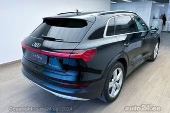 Audi e-tron, 300 kW, электричество, автомат, полный привод