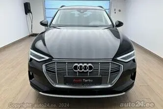 Audi e-tron, 300 kW, электричество, автомат, полный привод