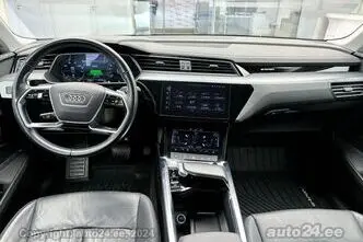 Audi e-tron, 300 kW, электричество, автомат, полный привод