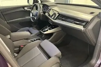 Audi Q4 e-tron, 77 kW, electric, automatic, four-wheel drive