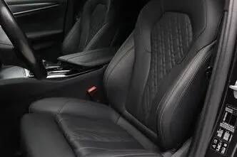 BMW 520, 2.0, 140 kW, гибрид, автомат, полный привод