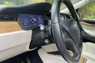 Tesla Model X, 158 kW, электричество, автомат, полный привод
