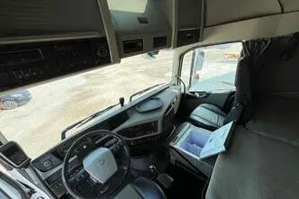 Volvo FH 540 8x4*4, 405 kW, diesel, automatic