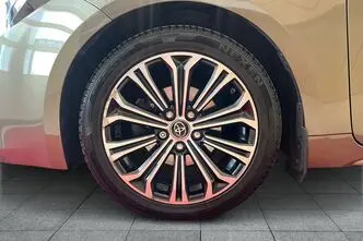 Toyota Corolla, 1.2, 85 kW, бензин, автомат, передний привод
