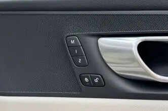 Volvo XC60, 2.0, 145 kW, diesel, automatic, four-wheel drive
