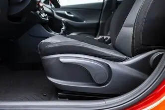 Hyundai i30, 1.4, 74 kW, petrol, manual