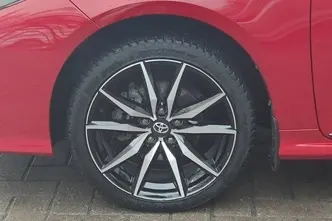 Toyota Corolla, 1.8, 72 kW, hybrid, automatic, front-wheel drive