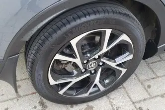 Toyota C-HR, 1.8, 72 kW, hübriid, automaat, esivedu