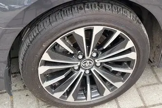 Toyota Corolla, 1.8, 72 kW, hybrid, automatic, front-wheel drive