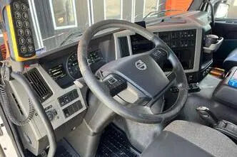 Volvo FM 330 4x2, 250 kW, дизель, автомат