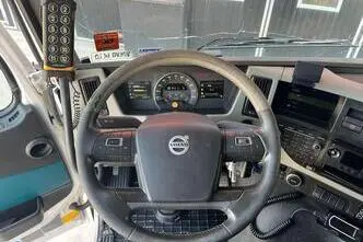 Volvo FM 330 4x2, 250 kW, дизель, автомат