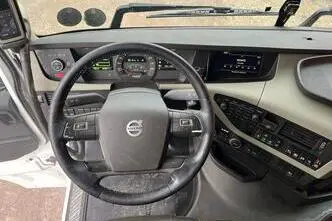 Volvo FH 16 600 6x2*4, 450 kW, diesel, automatic