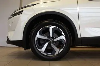 Nissan Qashqai, 1.3, 116 kW, гибрид, автомат, передний привод