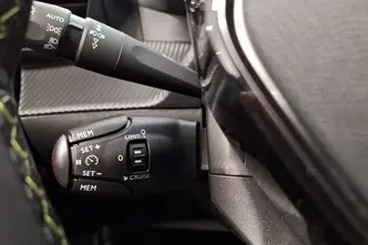 Peugeot e-2008, elekter, automaat, esivedu
