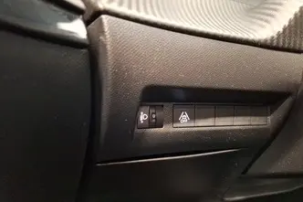 Peugeot 208, 1.2, 74 kW, бензин, автомат, передний привод