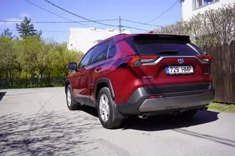 Toyota RAV4, 2.5, 131 kW, hybrid, automatic, front-wheel drive