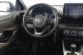 Toyota Yaris, 1.5, 92 kW, бензин, механическая, передний привод