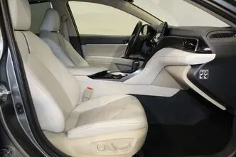 Toyota Camry, 2.5, 131 kW, hübriid, automaat, esivedu