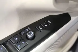 Toyota Camry, 2.5, 131 kW, hübriid, automaat, esivedu