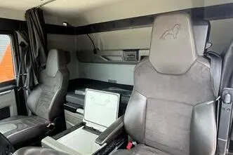 MAN TGX 35.510 8x4*4, 375 kW, diesel, automatic