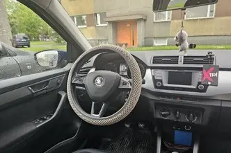 Škoda Fabia, 1.0, 55 kW, бензин, механическая, передний привод