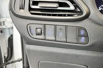 Hyundai i30, 1.0, 88.3 kW, bensiin, automaat, esivedu