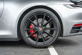 Porsche 911, 3.0, 331 kW, бензин, автомат, полный привод