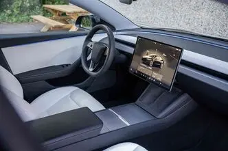 Tesla Model 3, 366 kW, elekter, automaat, nelikvedu