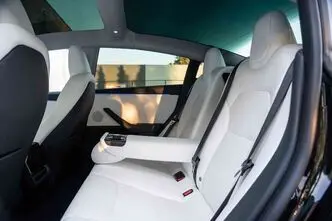 Tesla Model 3, 366 kW, elekter, automaat, nelikvedu