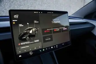 Tesla Model 3, 366 kW, elekter, automaat, nelikvedu