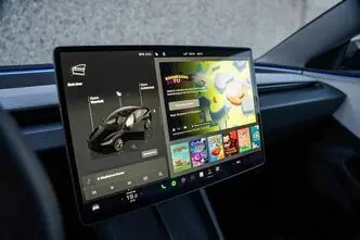 Tesla Model 3, 366 kW, elekter, automaat, nelikvedu