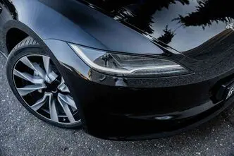 Tesla Model 3, 366 kW, elekter, automaat, nelikvedu