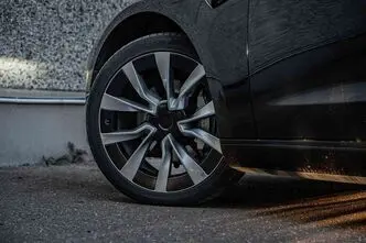 Tesla Model 3, 366 kW, elekter, automaat, nelikvedu