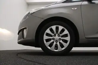 Kia Carens, 1.6, 99 kW, bensiin, manuaal, esivedu