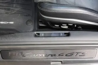 Porsche 911, 3.0, 353 kW, bensiin, automaat, nelikvedu