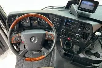 Mercedes-Benz Arocs 2542 6x2*4, 310 kW, дизель, автомат