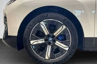 BMW iX, 240 kW, elekter, automaat, nelikvedu