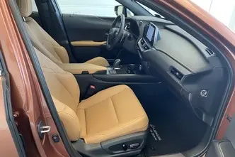 Lexus UX 300, 57 kW, электричество, автомат, передний привод