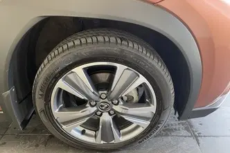 Lexus UX 300, 57 kW, электричество, автомат, передний привод