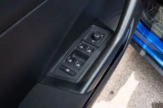 Volkswagen T-Roc, 1.0, 85 kW, bensiin, manuaal
